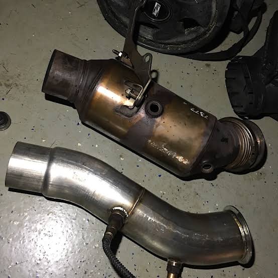 【値下げ】BMW N55エンジン用 ダウンパイプ BMW ダウンパイプ M2 M135i M235i 335i 435i F20 F21 F22 F23